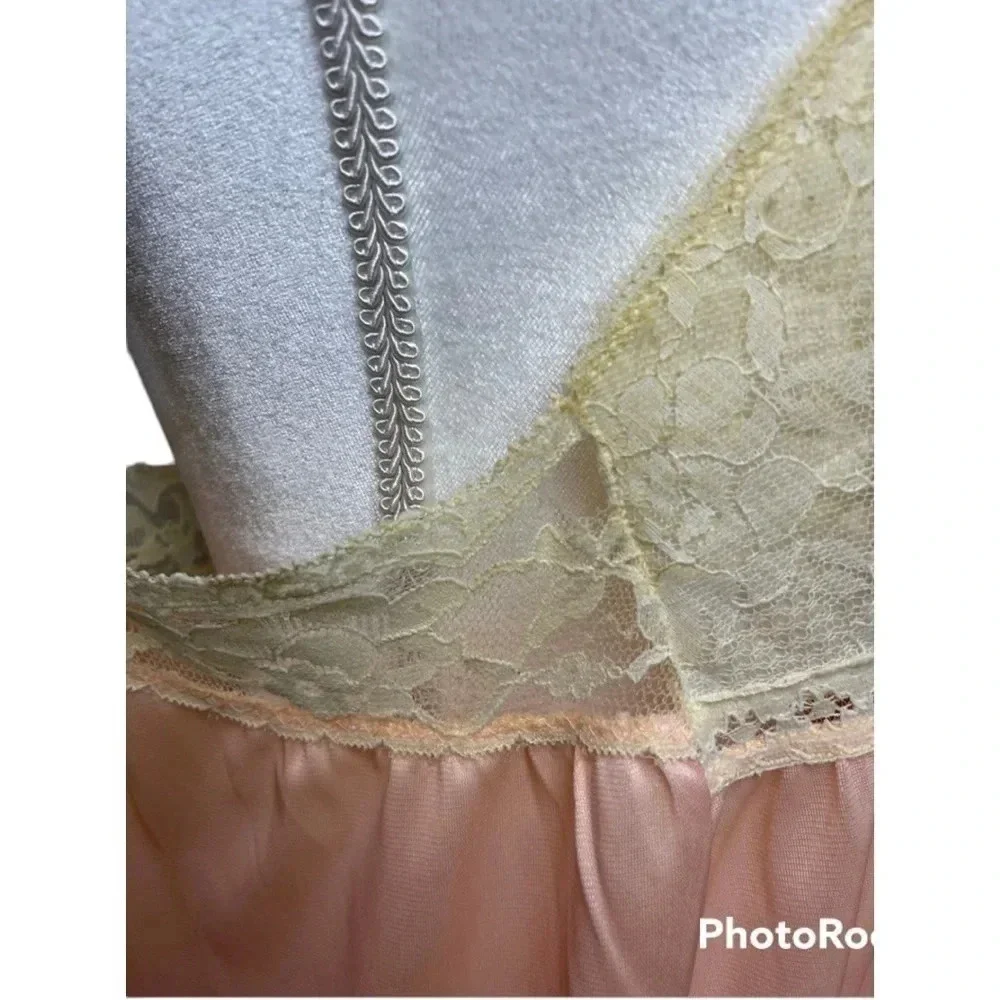 VINTAGE long nightgown with lace‎ bustier.